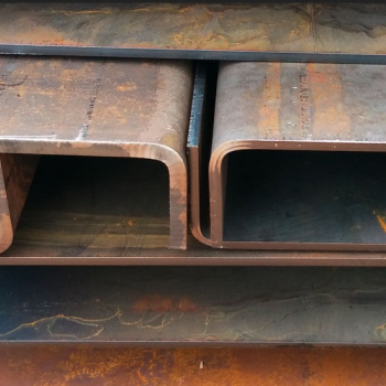 Швеллер стальной гнутый неравнополочный 100х80х5 мм Ст3сп ГОСТ 8281-80 в наличии в Рязани