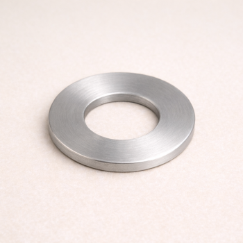 Шайба нержавеющая М4 А2 DIN 9021 кузовная в наличии в Рязани